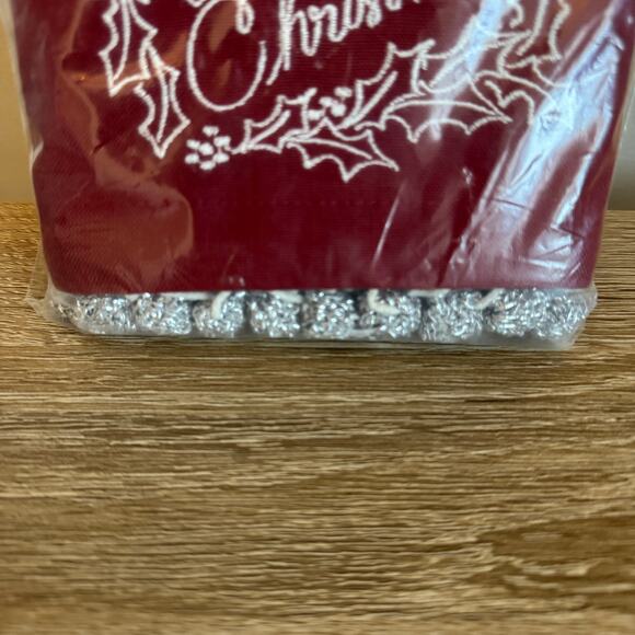 Pottery Barn Holiday Towels Tassels Merry Christmas Embroidered Monogram C NWTT - Picture 2 of 6